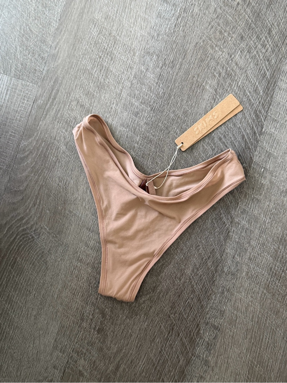SKIMS Fits Everybody DIPPED FRONT THONG Xs Ochre NWT